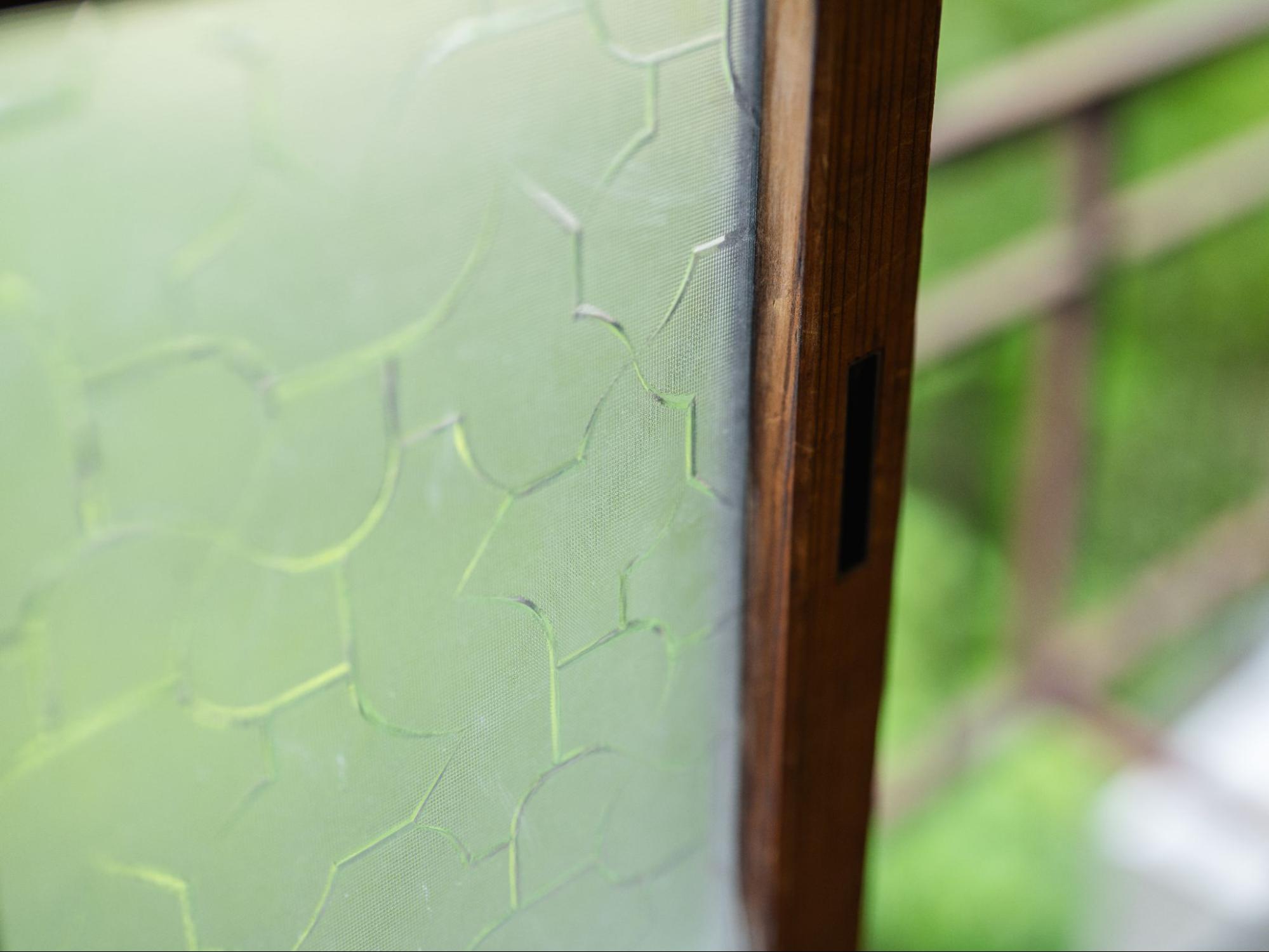 例えば昭和の趣が残る窓枠が、空間の雰囲気をつくる大きな魅力になり得ると考えています。